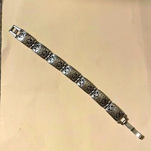 Brighton link bracelet. Great condition, some mild wear at the hinges.